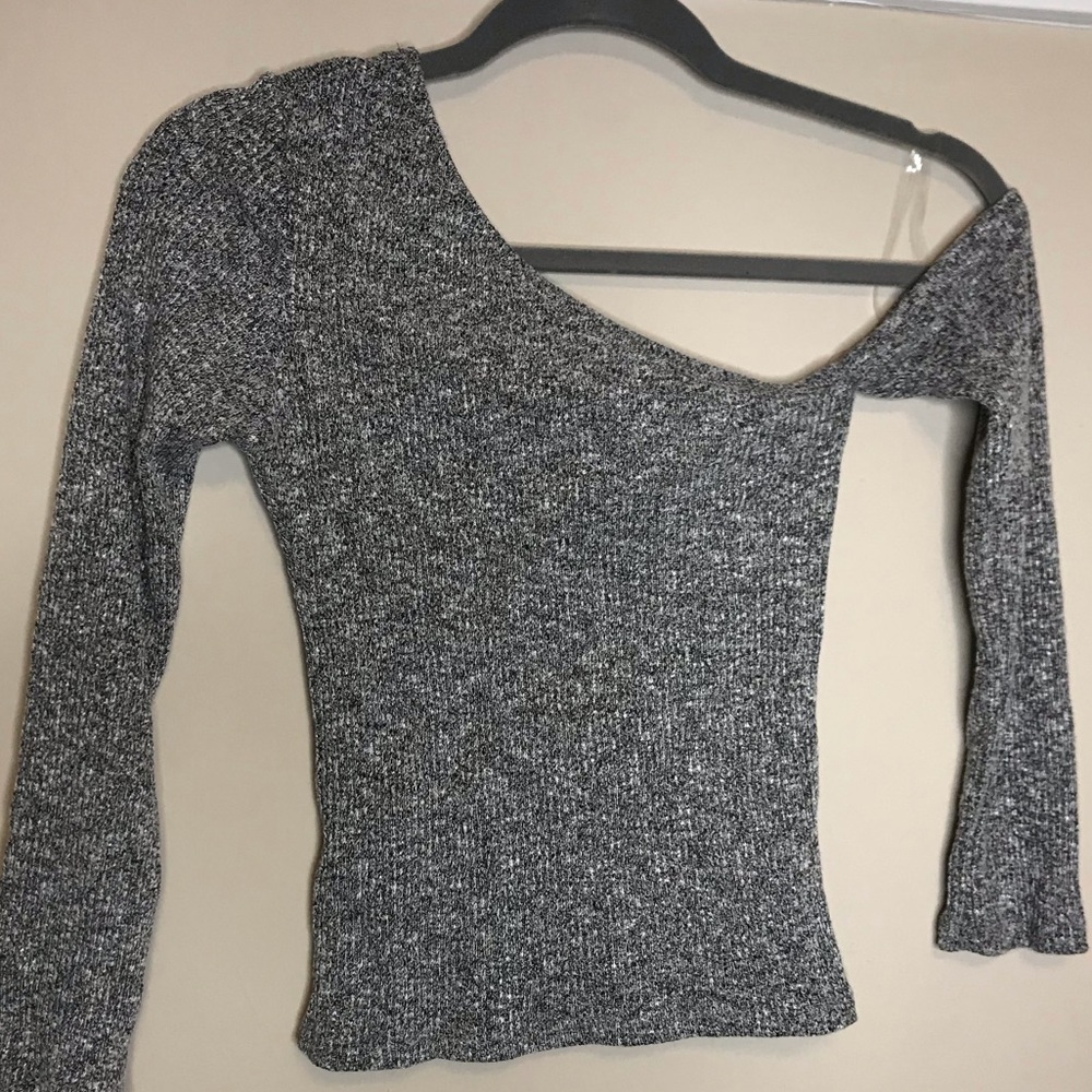Fitted off shoulder long sleeve top
